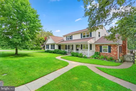 2418 Bramarr Ave, Catonsville, MD 21228