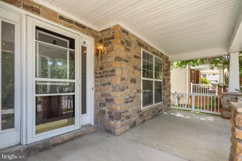 7530 Roxy Dr, Windsor Mill, MD 21244 photo 3