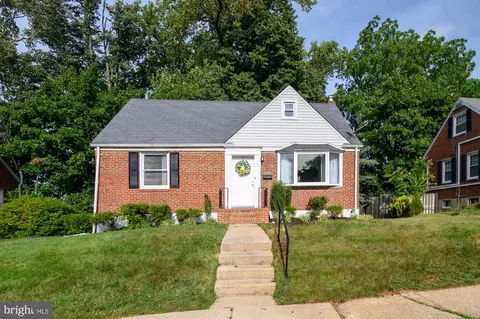 11 Hillview Dr, Catonsville, MD 21228