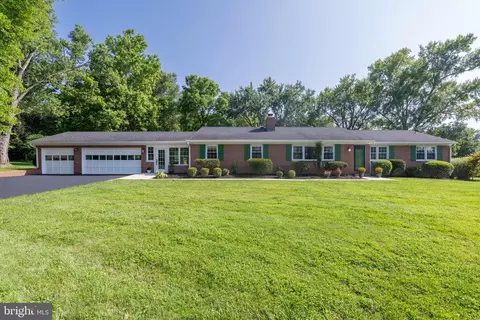 19 Windemere Pkwy, Phoenix, MD 21131