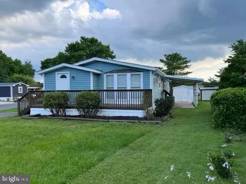 6 Tamarac Ln, Middle River, MD 21220