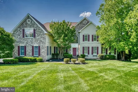 6 Hunt Club Ct, Phoenix, MD 21131