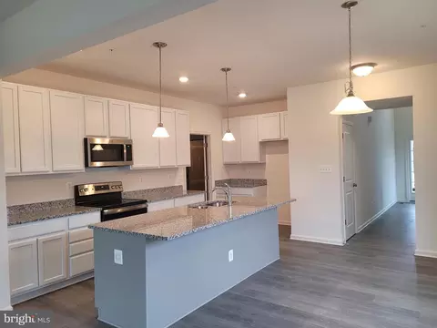 7401 Chesapeake Rd, Middle River, MD 21220 photo 2