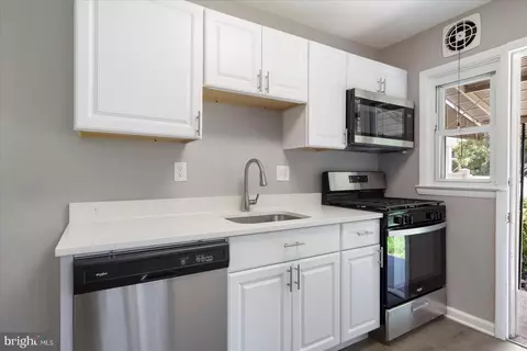 4452 Fenor Rd, Halethorpe, MD 21227 photo 13