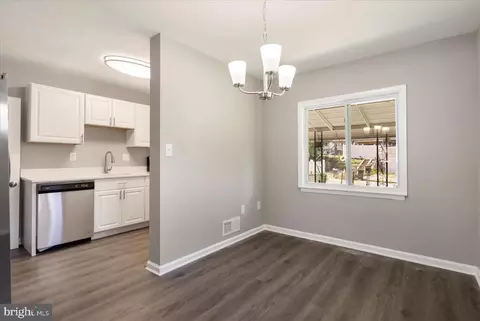 4452 Fenor Rd, Halethorpe, MD 21227 photo 9
