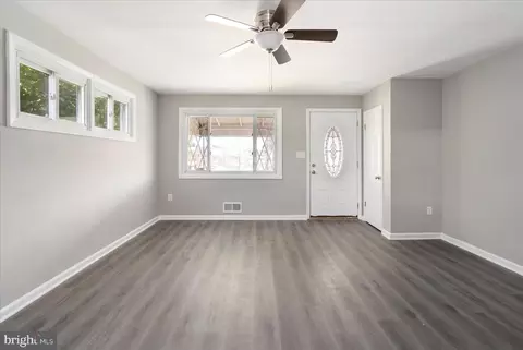 4452 Fenor Rd, Halethorpe, MD 21227 photo 4