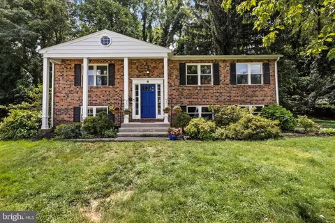 4 Blackridge Ct, Catonsville, MD 21228