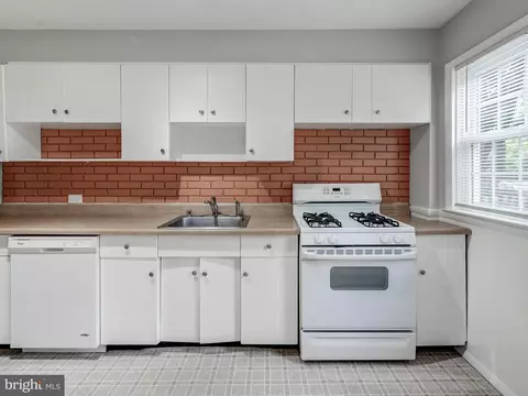 131 Brandon Rd, Baltimore, MD 21212 photo 17