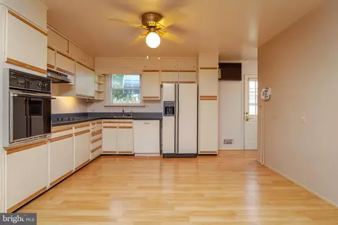 8904 Parlo Rd, Nottingham, MD 21236 photo 13