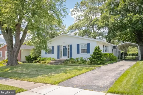 8904 Parlo Rd, Nottingham, MD 21236