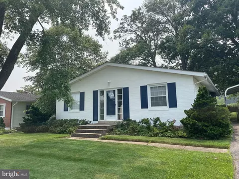 8904 Parlo Rd, Nottingham, MD 21236 photo 2