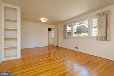 8904 Parlo Rd, Nottingham, MD 21236 photo 8