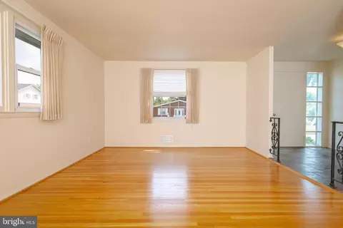 8904 Parlo Rd, Nottingham, MD 21236 photo 5