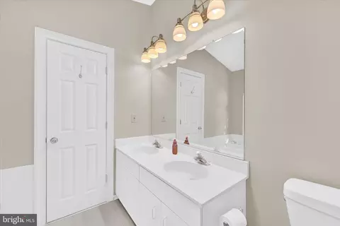 2134 Heritage Dr, Baltimore, MD 21209 photo 18