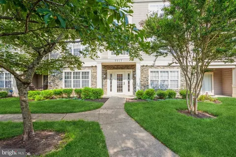 8815 Stone Rdg #201, Pikesville, MD 21208
