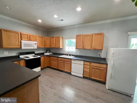 13206 Choptank Rd, Middle River, MD 21220 photo 4