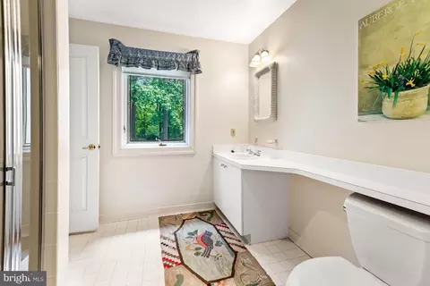 9 Sherborne Ct, Baltimore, MD 21209 photo 37