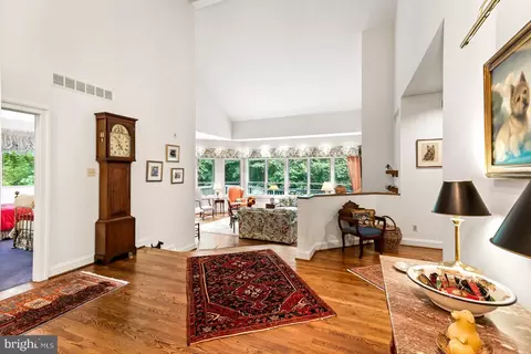 9 Sherborne Ct, Baltimore, MD 21209 photo 8