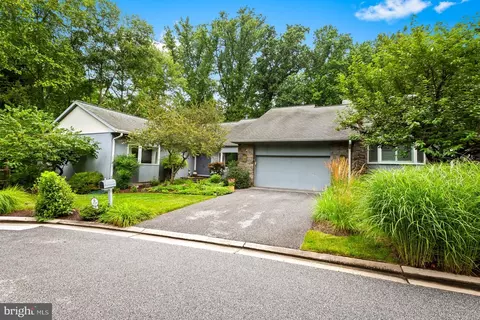9 Sherborne Ct, Baltimore, MD 21209 photo 3