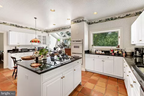9 Sherborne Ct, Baltimore, MD 21209 photo 32