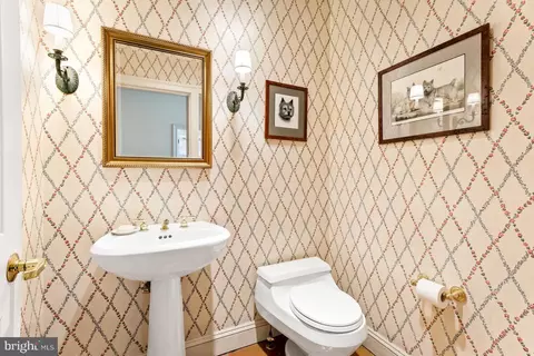 9 Sherborne Ct, Baltimore, MD 21209 photo 27