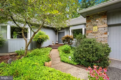 9 Sherborne Ct, Baltimore, MD 21209 photo 5