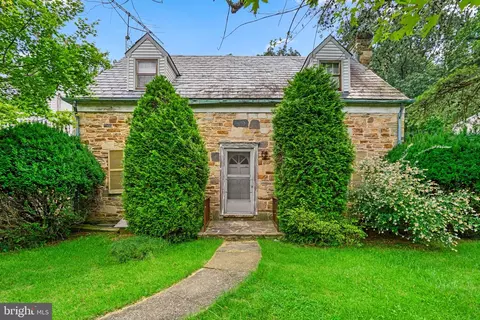 6824 Campfield Rd, Gwynn Oak, MD 21207
