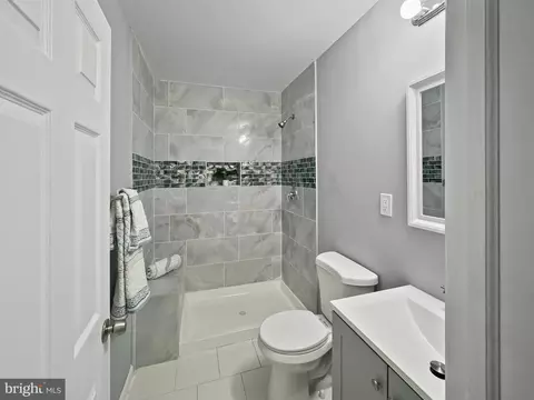 Bath - 11236 Mccubbin Ave, Upper Falls, MD 21156 photo 1 of 3