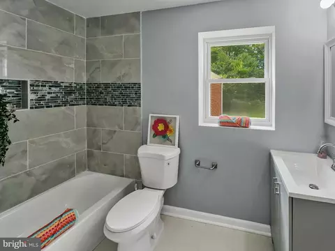 Bath - 11236 Mccubbin Ave, Upper Falls, MD 21156 photo 2 of 3
