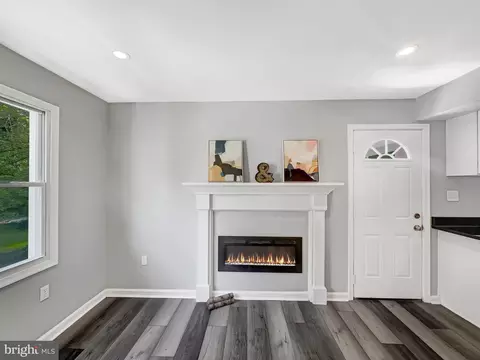 Living - 11236 Mccubbin Ave, Upper Falls, MD 21156 photo 2 of 4