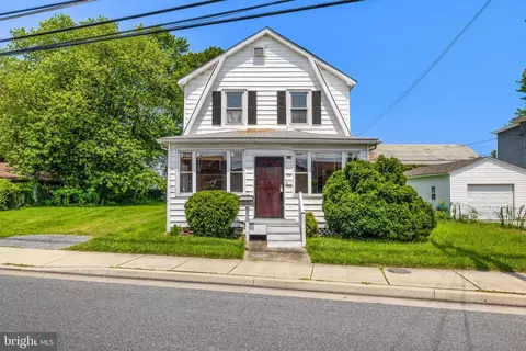 124 Avon Beach Rd, Dundalk, MD 21222