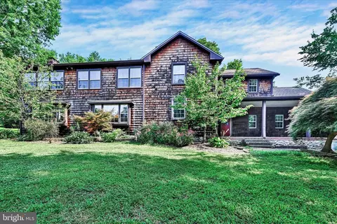 3820 Dance Mill Rd, Phoenix, MD 21131