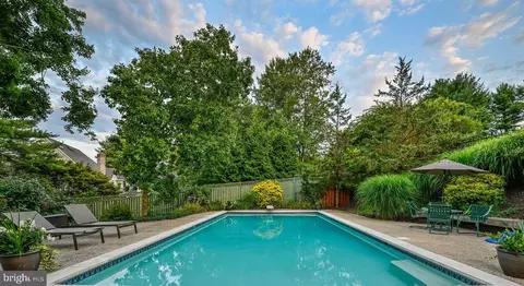 6 Highfield Ct, Cockeysville, MD 21030