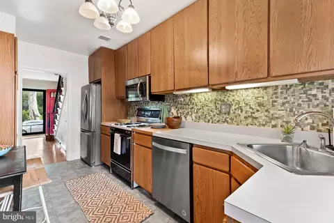 220 Murdock Rd, Baltimore, MD 21212 photo 13