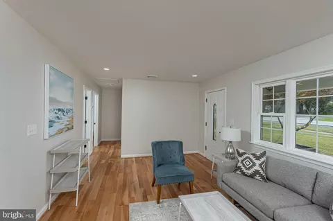 552 Compass Rd, Middle River, MD 21220 photo 7