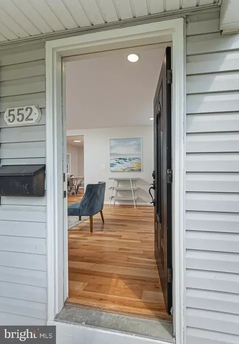 552 Compass Rd, Middle River, MD 21220 photo 2