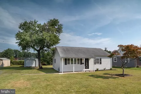 552 Compass Rd, Middle River, MD 21220