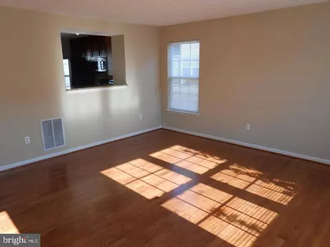 18 Gemstone Ct, Windsor Mill, MD 21244 photo 6