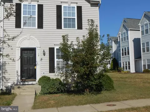 18 Gemstone Ct, Windsor Mill, MD 21244 photo 2