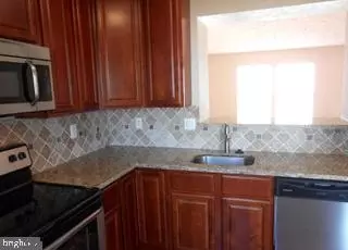18 Gemstone Ct, Windsor Mill, MD 21244 photo 5