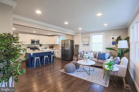 636 Longview Dr, Catonsville, MD 21228