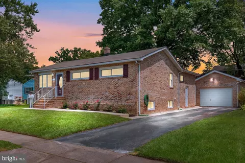 8015 Harris Ave, Parkville, MD 21234