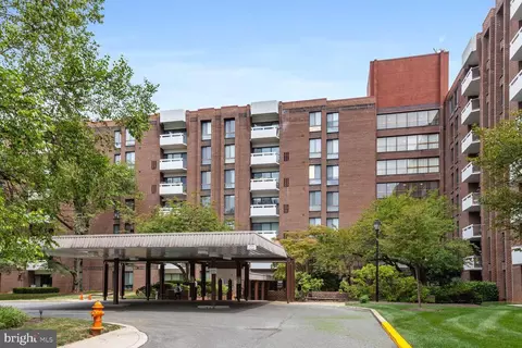 7 Slade Ave #405, Pikesville, MD 21208