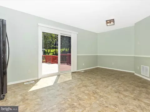 2015 Putnam Rd, Halethorpe, MD 21227 photo 17