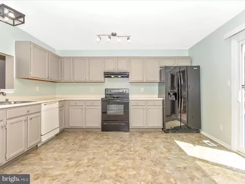2015 Putnam Rd, Halethorpe, MD 21227 photo 25