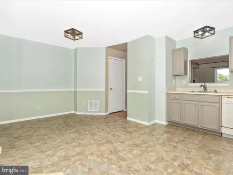 2015 Putnam Rd, Halethorpe, MD 21227 photo 29