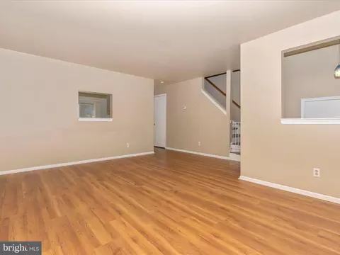 2015 Putnam Rd, Halethorpe, MD 21227 photo 12