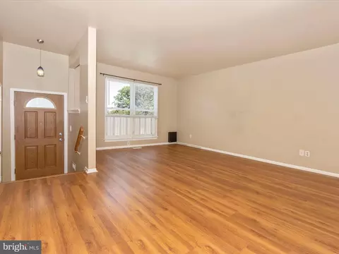 2015 Putnam Rd, Halethorpe, MD 21227 photo 9