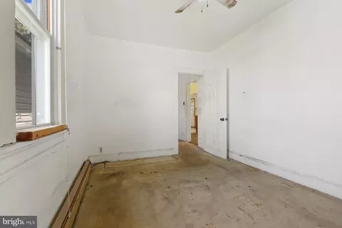 21 Centre Ave, Dundalk, MD 21222 photo 16