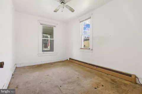 21 Centre Ave, Dundalk, MD 21222 photo 15